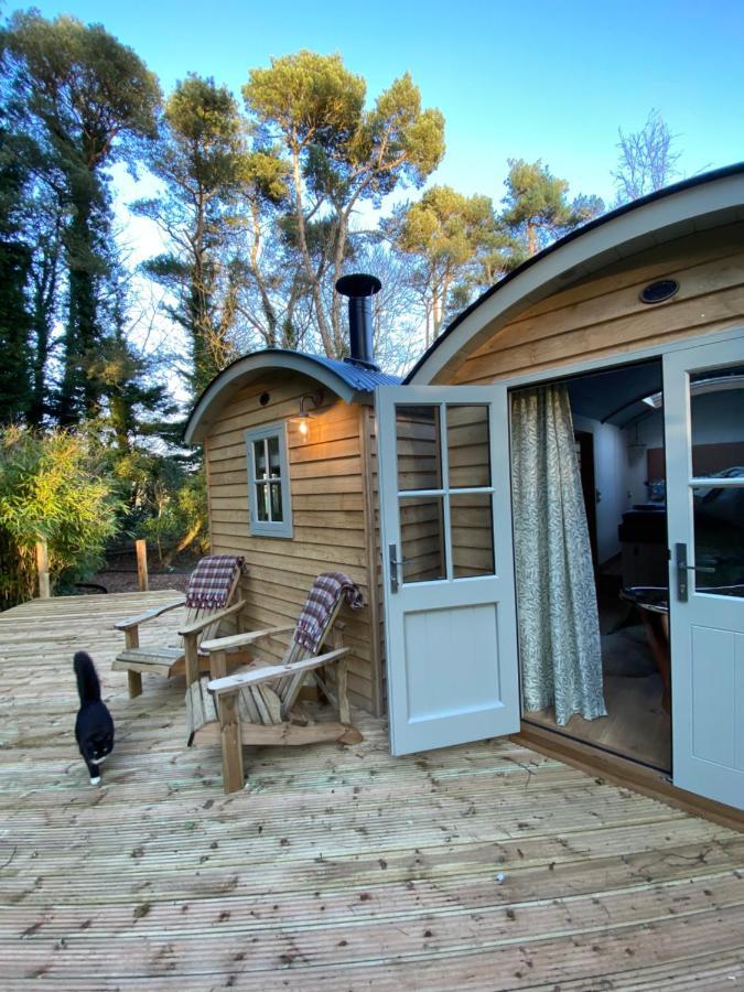 Chez Maurice Luxury Shepherds Hut With Bath And Hot Tub Kelling Bagian luar foto